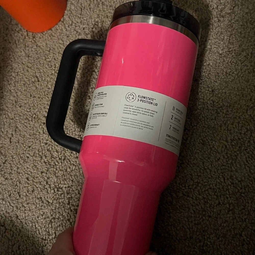 Stanley Bright Pink Quencher H2.0 Tumbler - Picture 3 of 5